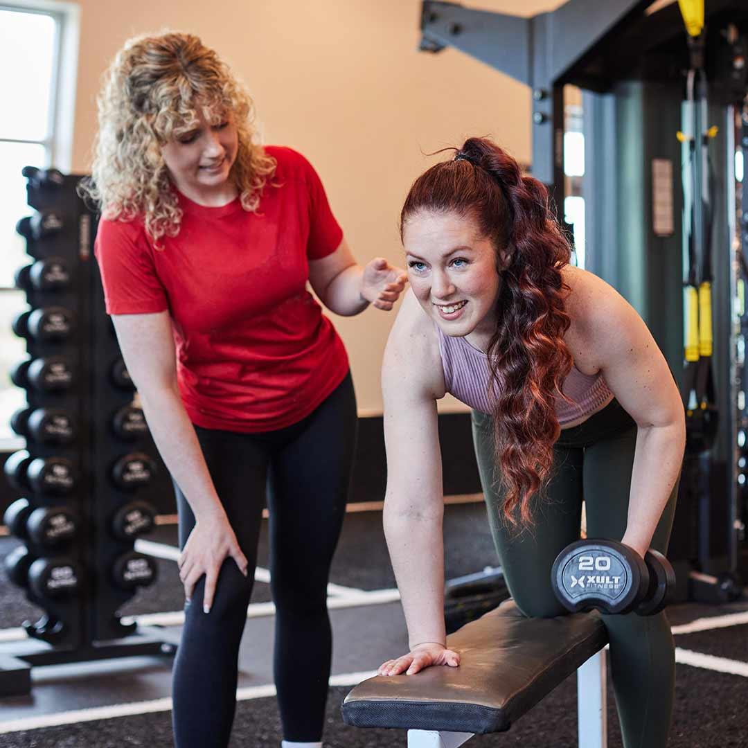 Personal Trainer with client